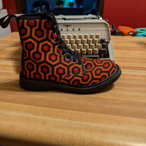 The Shining Carpet Pattern Boots - Picture 4 of 10